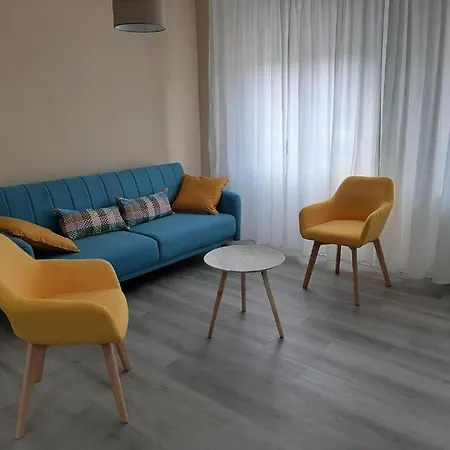 Apartment Reconquista 1 *